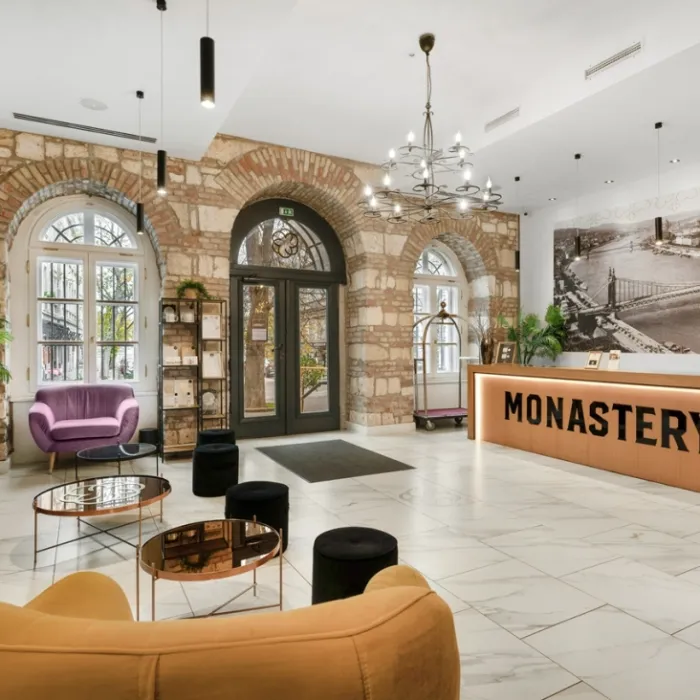 SZÁLLODÁK ÉJSZAKÁJA: Fedezd fel a múltat, éld meg a jelent – Monastery Boutique Hotel