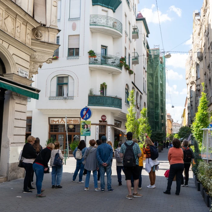 A Hajós utca titkai – Városi séta a pesti Broadway szívében - Tavaszi Tematikus Séták