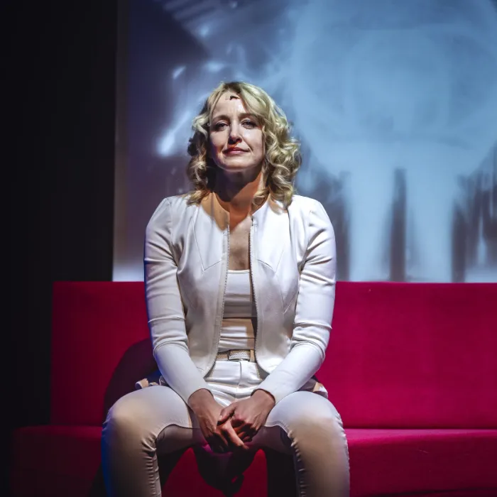 Mi vagyok / Pinceszínház 