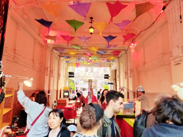 More and more shops are opening in the Shopping and Thematic Streets