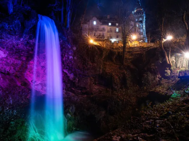 Fényfestést kapott a Lillafüredi-vízesés, fénypark nyílt Miskolctapolcán