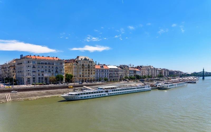 https___www.ittjartam.hu_images_cikkek_1179-budapest-etterem-belgrad-rakpart-ettermek