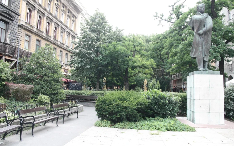 Liszt Ferenc tér - Ady szobor