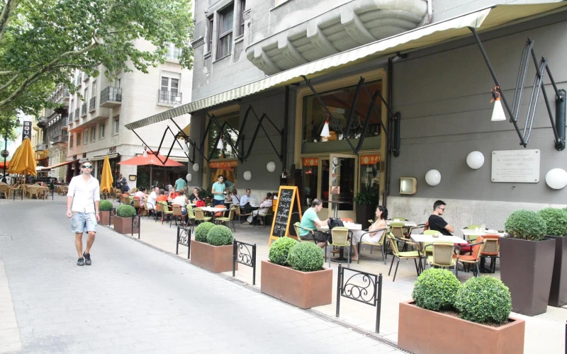 Menza Étterem - Liszt Ferenc tér 2. - 2