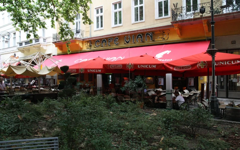 Cafe Vian French Bistro - Liszt Ferenc tér 10. - 2