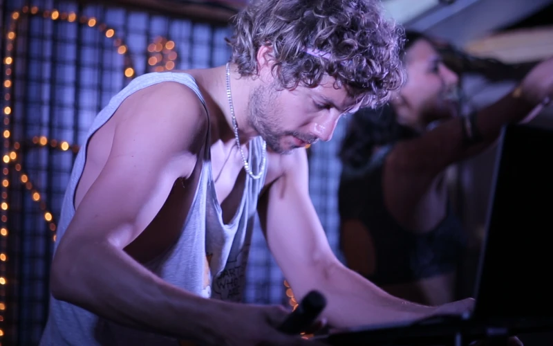 MVI_6359.00_04_06_09.Still009