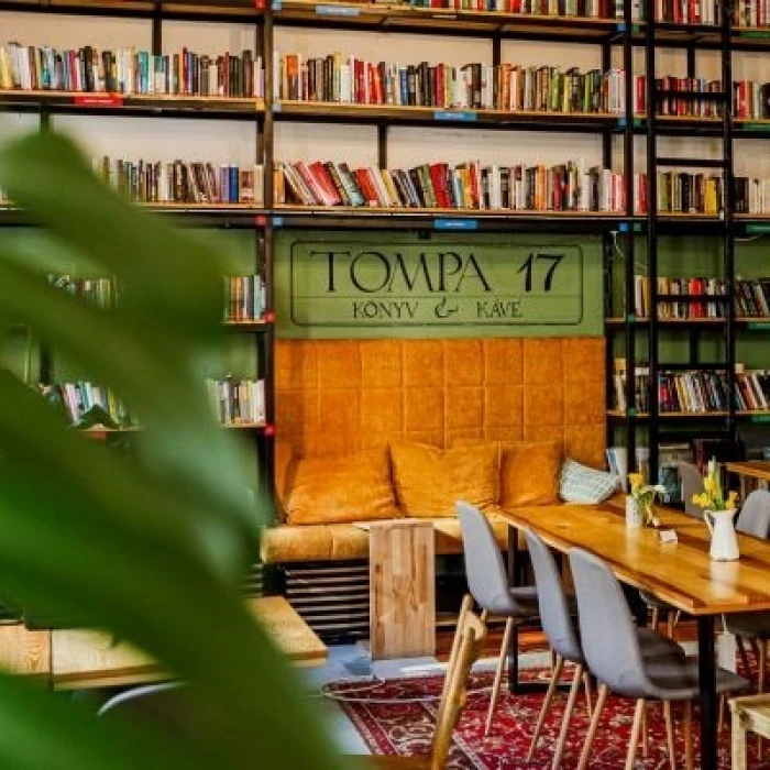Tompa17 könyv és kávézó